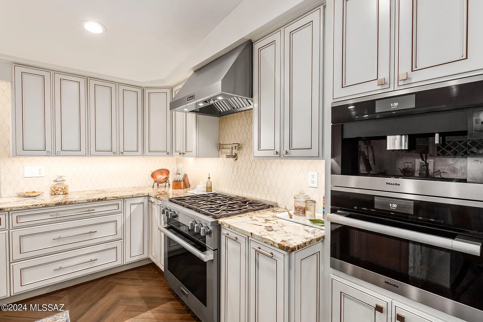 Waverly kitchen range and built-in appliance detail